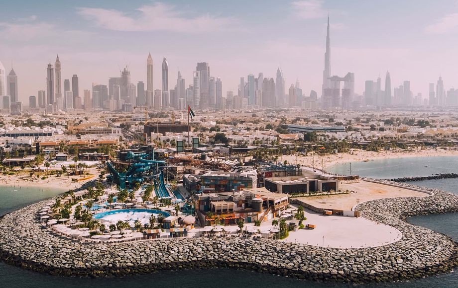 迪拜朱美拉区的 La Mer 海滩区