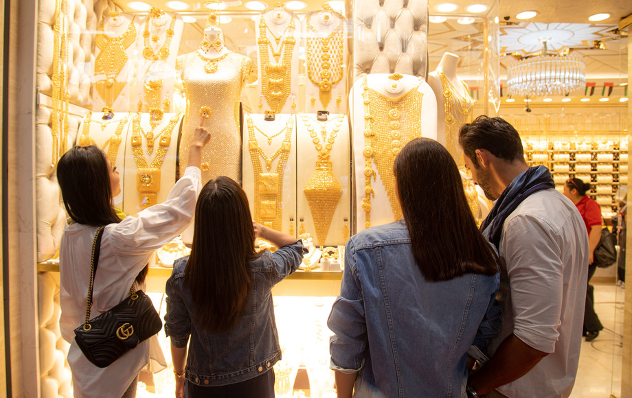 take-home-these-unique-dubai-souvenirs-gold-souk-dtcm