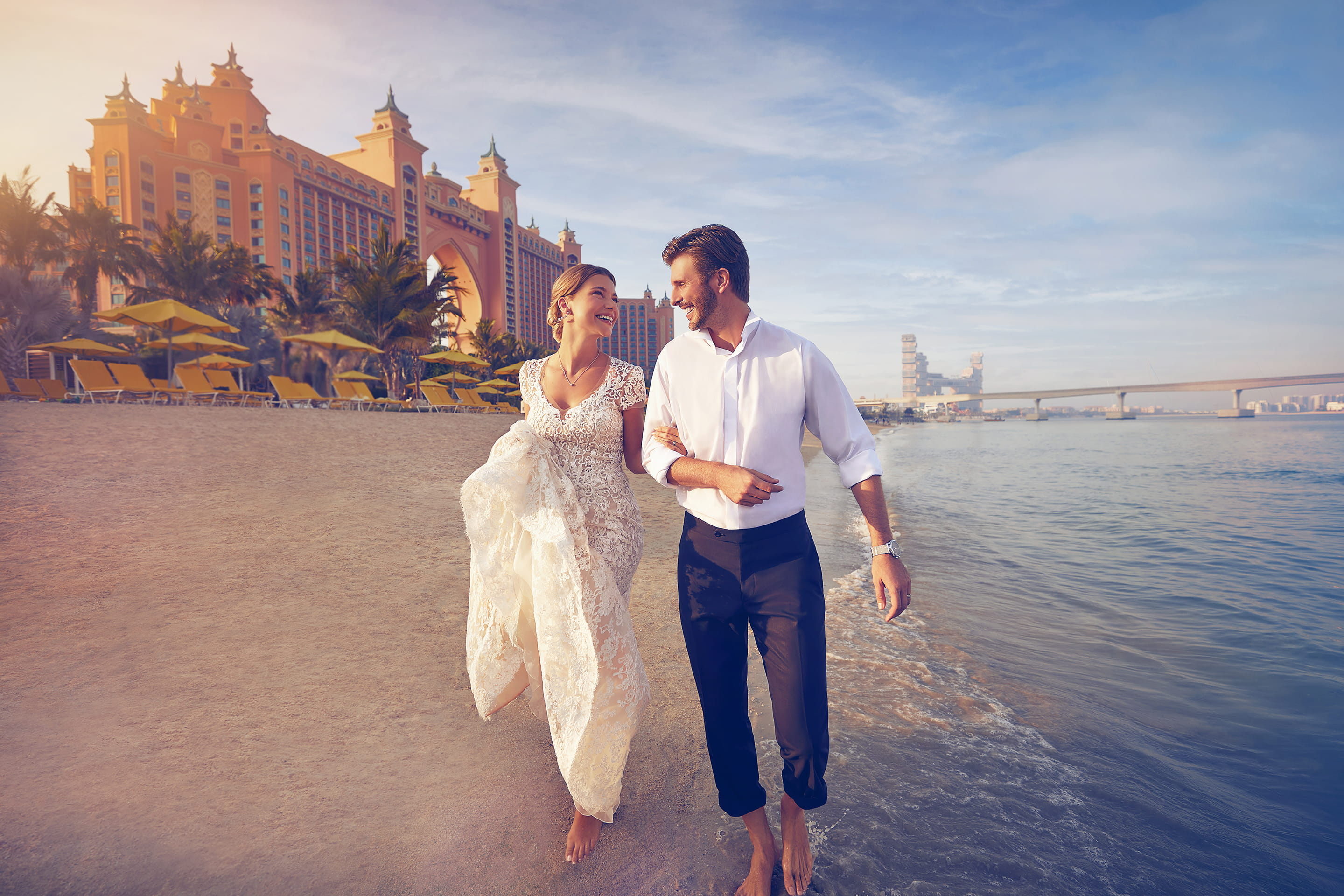 Married couple infront of Atlantis The Palm in Dubai